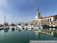 Вениамин Кондратьев обсуждает развитие Сочи, включая Sea Bridge и поддержку Андрея Тарасенко veniamin kondratev obsuzhdaet razvitie sochi vklyuchaya i podderzhku andreya tarasenko-lavi-su-0