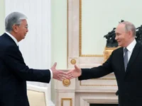 Владимир Путин и Касым-Жомарт Токаев укрепляют сотрудничество между странами vladimir putin i kasymzhomart tokaev ukreplyayut sotrudnichestvo mezhdu stranami-lavi-su-0