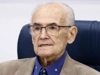 Владимир Путин почтил память Всеволода Шиловского — выпускника Школы-студии МХАТ vladimir putin pochtil pamyat vsevoloda shilovskogo vypusknika shkolystudii mhat-lavi-su-0