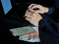 Житель Большого Камня рассказал о борьбе с мошенничеством в Госуслугах zhitel bolshogo kamnya rasskazal o borbe s moshennichestvom v gosuslugah-lavi-su-0