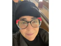 62-летняя Лолита Милявская появилась в метро без макияжа 62letnyaya lolita milyavskaya poyavilas v metro bez makiyazha-lavi-su-0