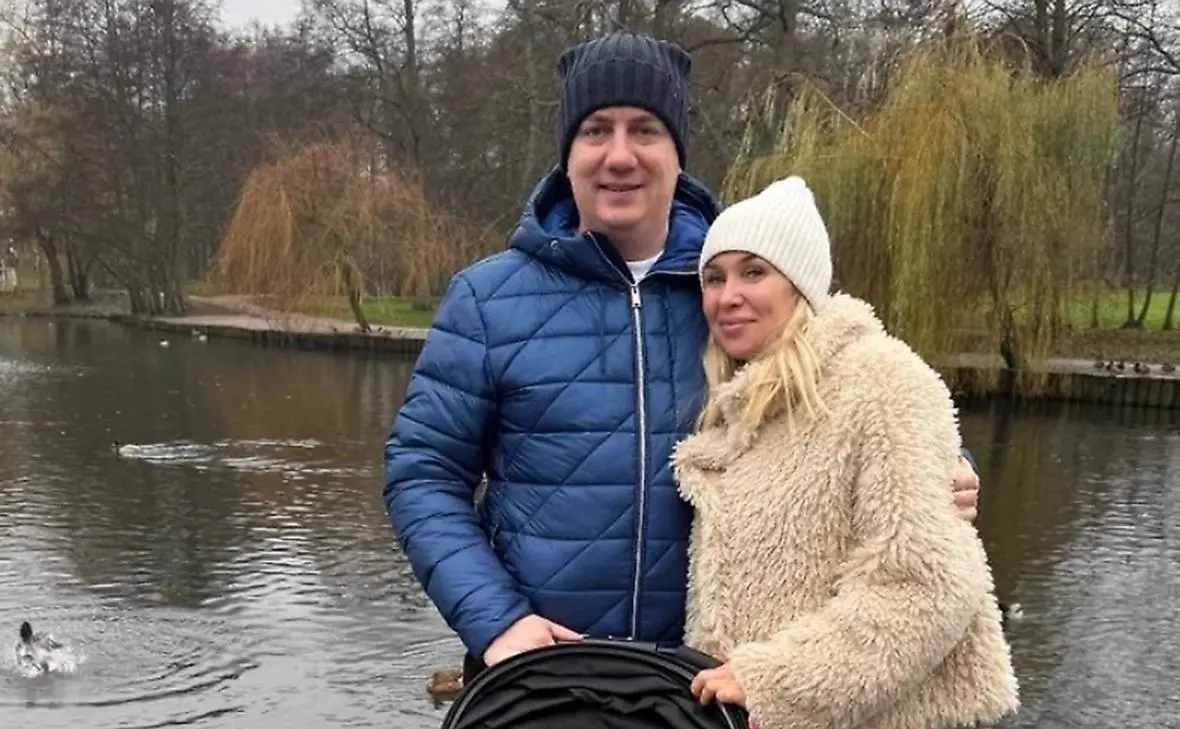 Александр Дорожкин с женой (dorozhkin_av / VK)