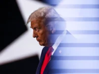 Дональд Трамп обсудил слияние Netflix и Warner Bros., расширяя горизонты HBO Max и медиаиндустрии donald tramp obsudil sliyanie i rasshiryaya gorizonty i mediaindustrii-lavi-su-0