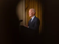 Джо Байден и Джилл Байден на теплом рождественском семейном фото dzho bajden i dzhill bajden na teplom rozhdestvenskom semejnom foto-lavi-su-0