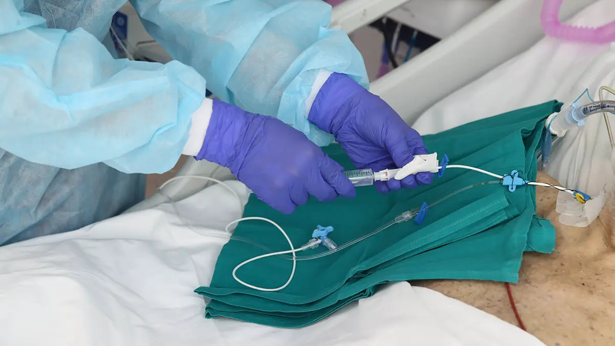 Стало известно о состоянии матери и сына, на которых в Крыму напал мужчина с топором