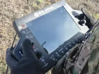 Минобороны России раскрывает новый потенциал робота Курьер в ходе СВО minoborony rossii raskryvaet novyj potenczial robota kurer v hode svo-lavi-su-0