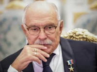 Никита Михалков рассказал, как Путин с юмором отнесся к курьезу на празднике nikita mihalkov rasskazal kak putin s yumorom otnessya k kurezu na prazdnike-lavi-su-0