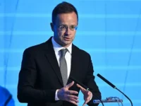 Петер Сийярто отправляется в Москву, Венгрия ищет шанс на фоне риска конфликта с ЕС и Россией peter sijyarto otpravlyaetsya v moskvu vengriya ishhet shans na fone riska konflikta s es i rossiej-lavi-su-0