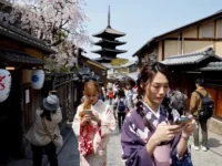 Россияне исследуют Восточную Азию, где Япония ставит рекорды и формируется Топ-10 направлений на 2025 год rossiyane issleduyut vostochnuyu aziyu gde yaponiya stavit rekordy i formiruetsya top10 napravlenij na 2025 god-lavi-su-0