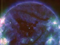 Сергей Богачев из ИКИ РАН и NOAA комментирует гигантские солнечные пятна и вспышки sergej bogachev iz iki ran i kommentiruet gigantskie solnechnye pyatna i vspyshki-lavi-su-0