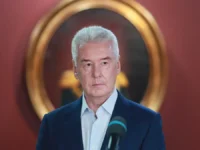 Сергей Собянин представляет предновогоднюю Москву с акциями и желаниями sergej sobyanin predstavlyaet prednovogodnyuyu moskvu s akcziyami i zhelaniyami-lavi-su-0