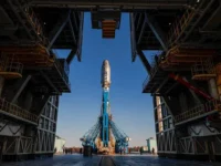 soyuz21b s vostochnogo nachinaet operacziyu po vyvodu 52 sputnikov-lavi-su-0