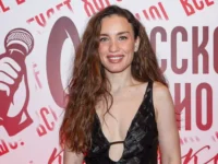 Виктория Дайнеко не стала использовать роскошные шторы в интерьере viktoriya dajneko ne stala ispolzovat roskoshnye shtory v interere-lavi-su-0