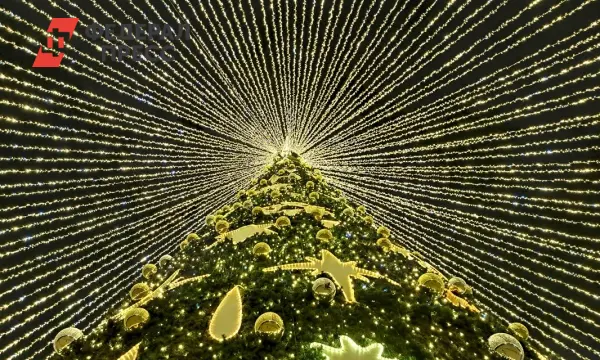 Волшебный Новогодний городок Владивостока! Резиденция Деда Мороза и каток-0