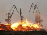 ВСУ атакуют Краснодарский край, создавая огненный ад в порту Темрюка vsu atakuyut krasnodarskij kraj sozdavaya ognennyj ad v portu temryuka-lavi-su-0