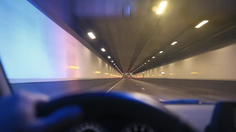 Юрист Дмитрук: гирлянду нельзя размещать на лобовых и боковых стёклах