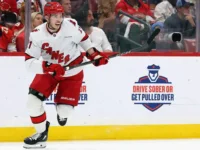 aleksandr nikishin i karolina siyayut v nhl posle matcha s chikago-lavi-su-0