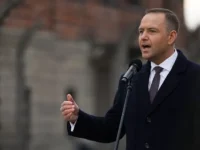 Кароль Навроцкий: вклад Красной армии в освобождение Аушвиц-Биркенау karol navroczkij vklad krasnoj armii v osvobozhdenie aushviczbirkenau-lavi-su-0