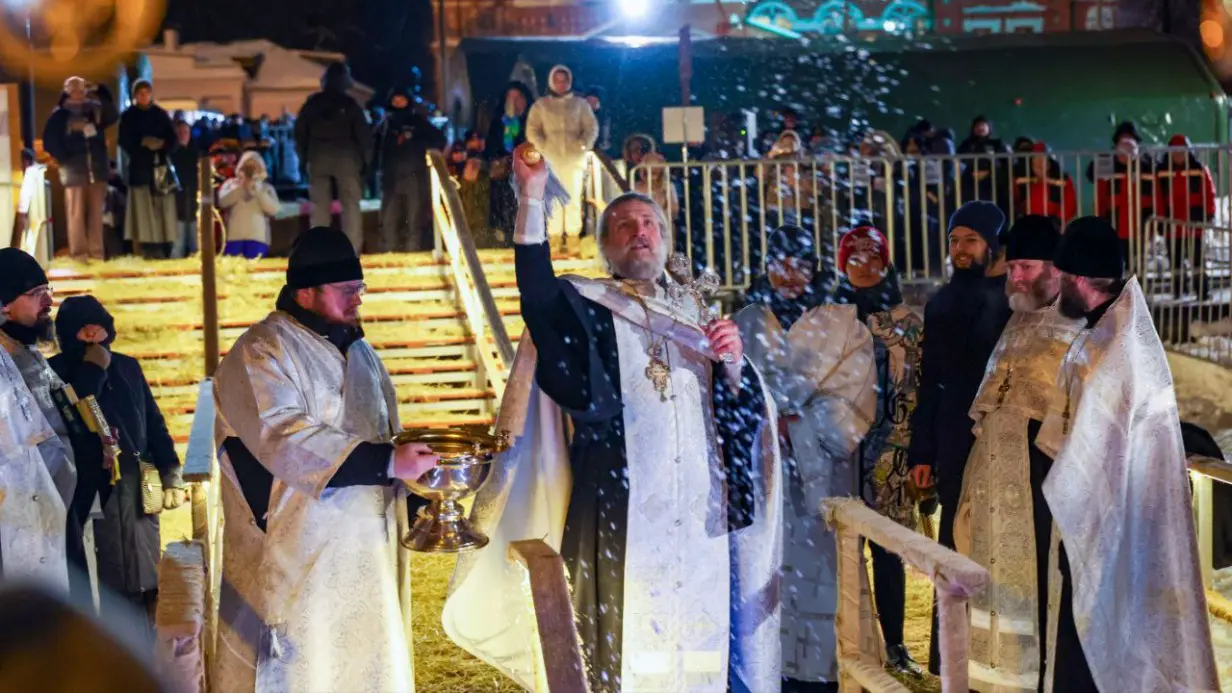 В Москве к Крещению дополнительно обеспечили водой более 30 церквей и храмов