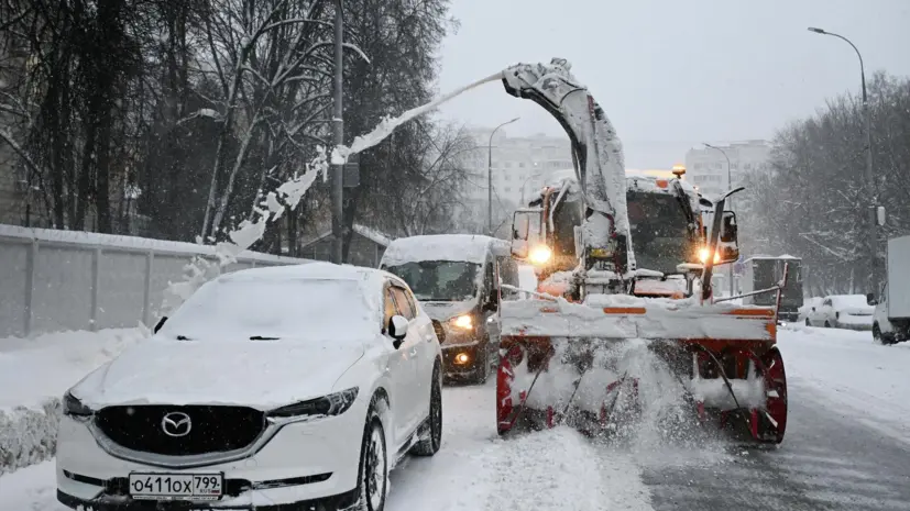 К уборке улиц в Подмосковье привлекли более 10 тысяч машин