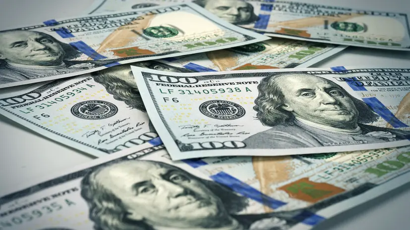 РИА Новости: в 2025 году рубль стал самым подорожавшим к доллару