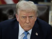 Трамп выступает против Ирана, США планируют удары с участием Израиля tramp vystupaet protiv irana ssha planiruyut udary s uchastiem izrailya-lavi-su-0