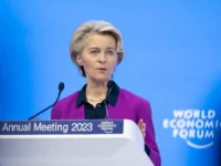 Урсула фон дер Ляйен ведет Еврокомиссию вперед, сохранив поддержку ursula fon der lyajen vedet evrokomissiyu vpered sohraniv podderzhku-lavi-su-0