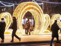 Зима в Москве сверкает в парке Горького и Коломенском ледяной сказкой zima v moskve sverkaet v parke gorkogo i kolomenskom ledyanoj skazkoj-lavi-su-0