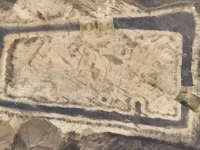 Археологи в Германии сделали открытие: туннель внутри захоронения arheologi v germanii sdelali otkrytie tunnel vnutri zahoroneniya-lavi-su-0