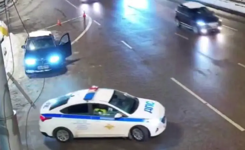 Столичные полицейские доставили в больницу потерявшего сознание ребенка