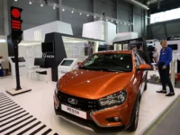 Lada Vesta и Solaris стали доступнее для покупателей i stali dostupnee dlya pokupatelej-lavi-su-0