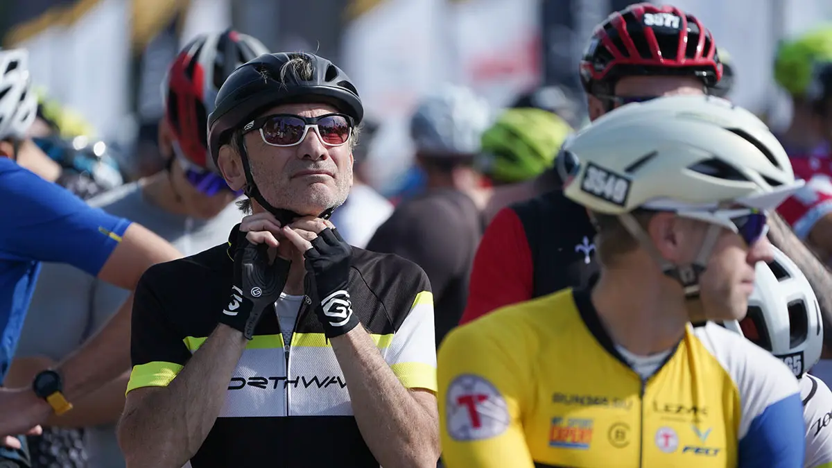 Российский велогонщик Лев Гонов завоевал золото на чемпионате Европы