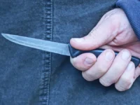 Продавщица и администратор ГУ МВД Москвы спасли магазин от грабителя prodavshhicza i administrator gu mvd moskvy spasli magazin ot grabitelya-lavi-su-0