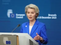 Урсула фон дер Ляйен и ЕС решат судьбу Украины ursula fon der lyajen i es reshat sudbu ukrainy-lavi-su-0