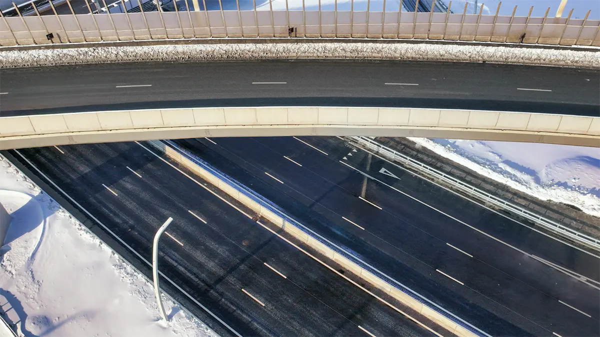 Дептранс попросил водителей не менять резину на летнюю из-за неустойчивой погоды