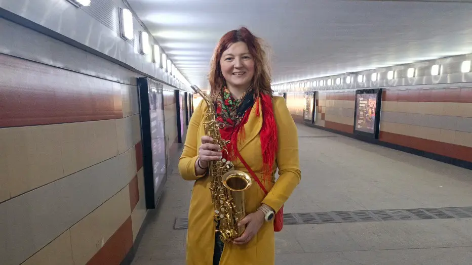 Саксофонистка и участница проекта «Музыка в метро» Анастасия Зайвый перед выступлением на станции «Котельники»