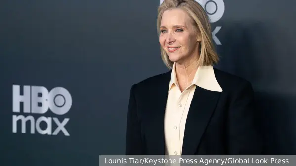 Звезда сериала «Друзья» Лиза Кудроу раскрыла секрет 30-летнего брака