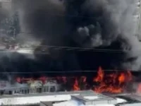 mchs ekstrenno tushit masshtabnyj pozhar na solnechnogorskom rynke-lavi-su-0