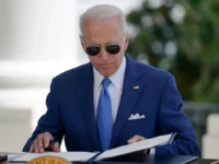 Минюст США полностью оправдал Джо Байдена по делу об автопере minyust ssha polnostyu opravdal dzho bajdena po delu ob avtopere-lavi-su-0