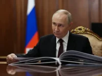 putin i czybulskij zanimayutsya razvitiem zhilya na arhangelshhine-lavi-su-0