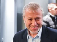 roman abramovich i chelsi napravyat chast sredstv na dobrye dela-lavi-su-0