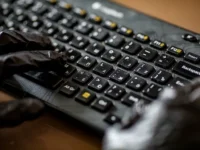 rossiya menyaet podhod k onlajnprodazham nikotina i otvetstvennosti-lavi-su-0