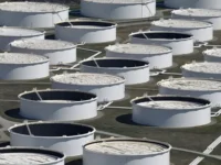 США стабилизируют нефтяной кризис в Ормузском проливе к радости Саудовской Аравии и Kayrros ssha stabiliziruyut neftyanoj krizis v ormuzskom prolive k radosti saudovskoj aravii i -lavi-su-0