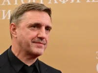 Владимир Путин вручил звания народных артистов Вдовиченкову и Гусевой! vladimir putin vruchil zvaniya narodnyh artistov vdovichenkovu i gusevoj-lavi-su-0