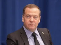 dmitrij medvedev i olga koludarova o novyh uchebnikah dlya shkol rossii-lavi-su-0