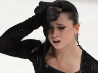 ilya averbuh i tatyana tarasova pozdravili kamilu valievu s 20letiem-lavi-su-0
