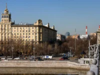 pyotr biryukov kompleks gorodskogo hozyajstva blagoustroil 82 naberezhnye-lavi-su-0