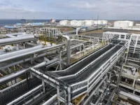 Рамила Агаева и Дрозденко обсудили безопасность в Усть-Луге ramila agaeva i drozdenko obsudili bezopasnost v ustluge-lavi-su-0