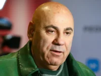 semya valerii i prigozhina arsenij shulgin miron i dubaj-lavi-su-0