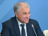 vyacheslav volodin obsudil s kim chen ynom poslanie ot vladimira putina-lavi-su-0